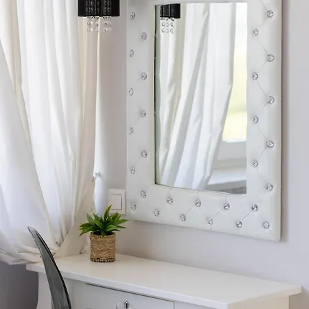 Stylish In Downtown By Renters Apartament