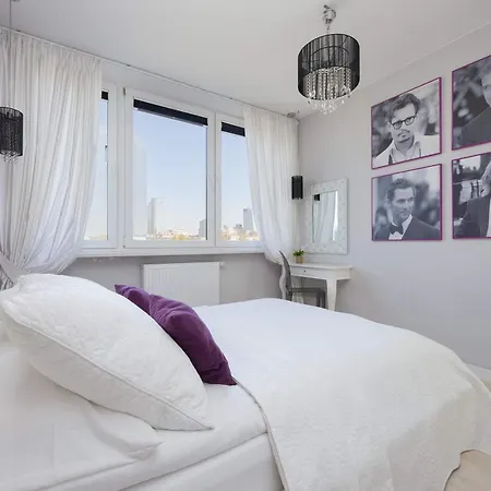 Stylish In Downtown By Renters شقة وارسو