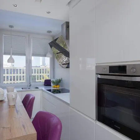Stylish In Downtown By Renters وارسو
