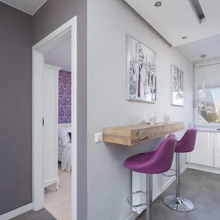 Stylish In Downtown By Renters شقة